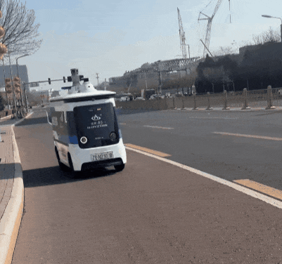 无人驾驶巡逻车。图 / 作者供图