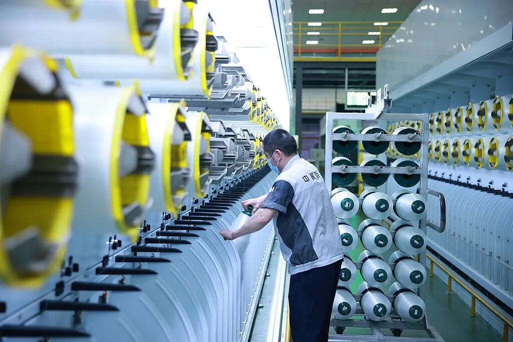 智能坐蓐线上东谈主机协同功课 良友图 图源：视觉中国