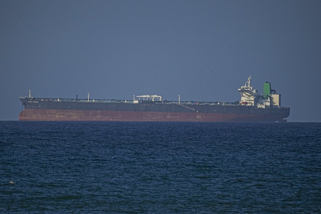 特朗普称12日有34艘船只通过霍尔木兹海峡