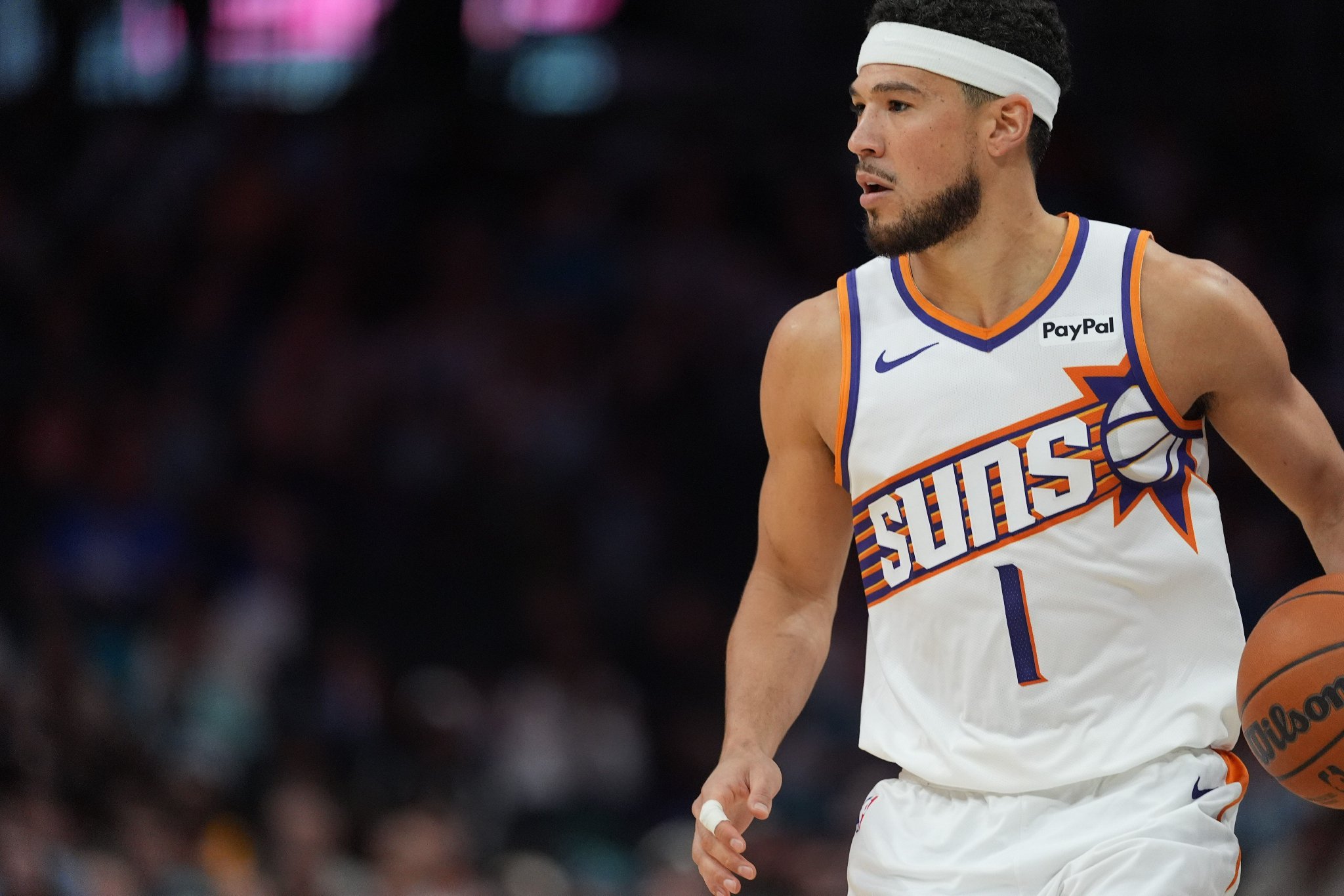 布克：开拓者阵容更健康了 输球后我们都很愤怒而非无所谓的样子