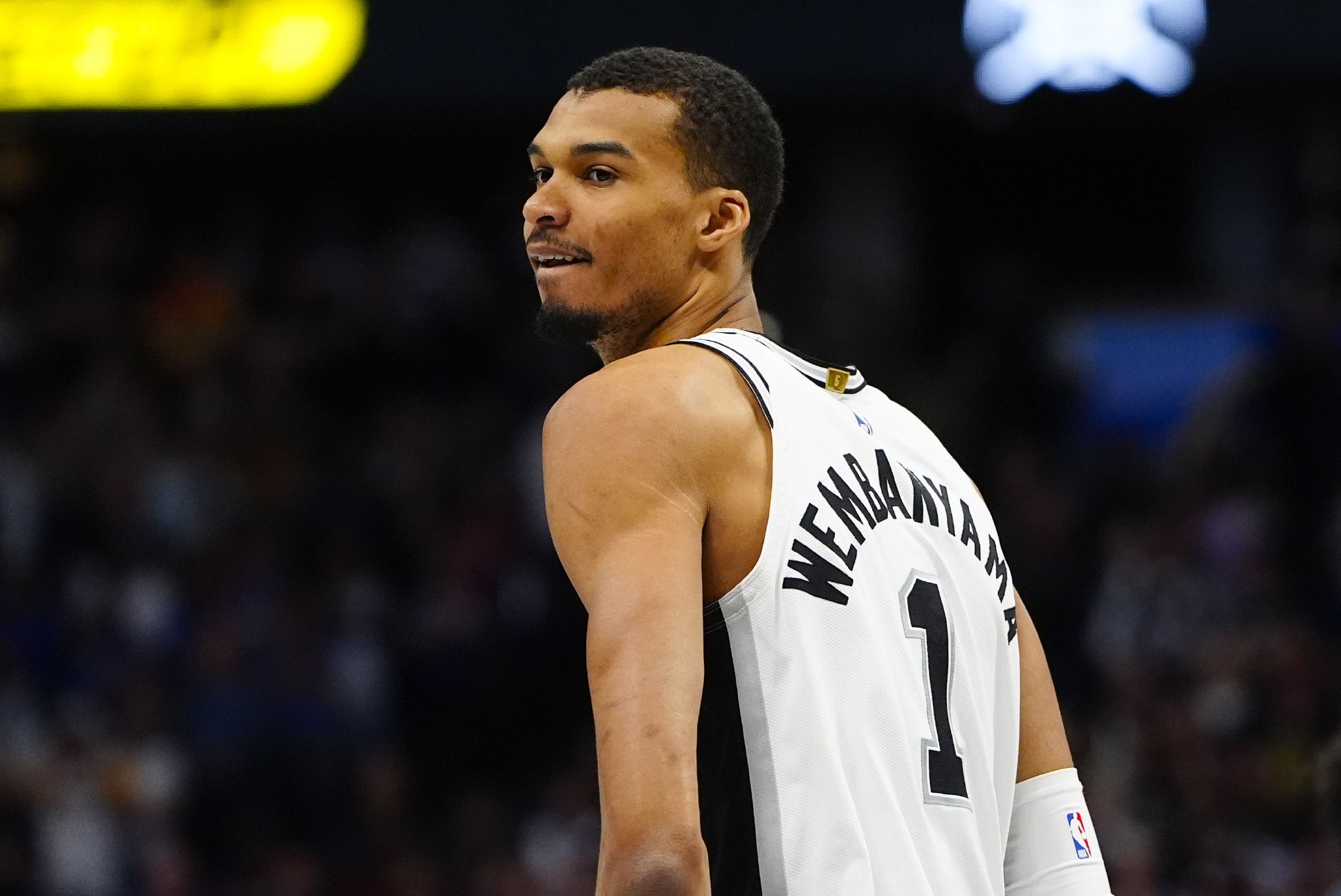 乔·约翰逊：在未来的8-10年里 文班每年都会是MVP前3