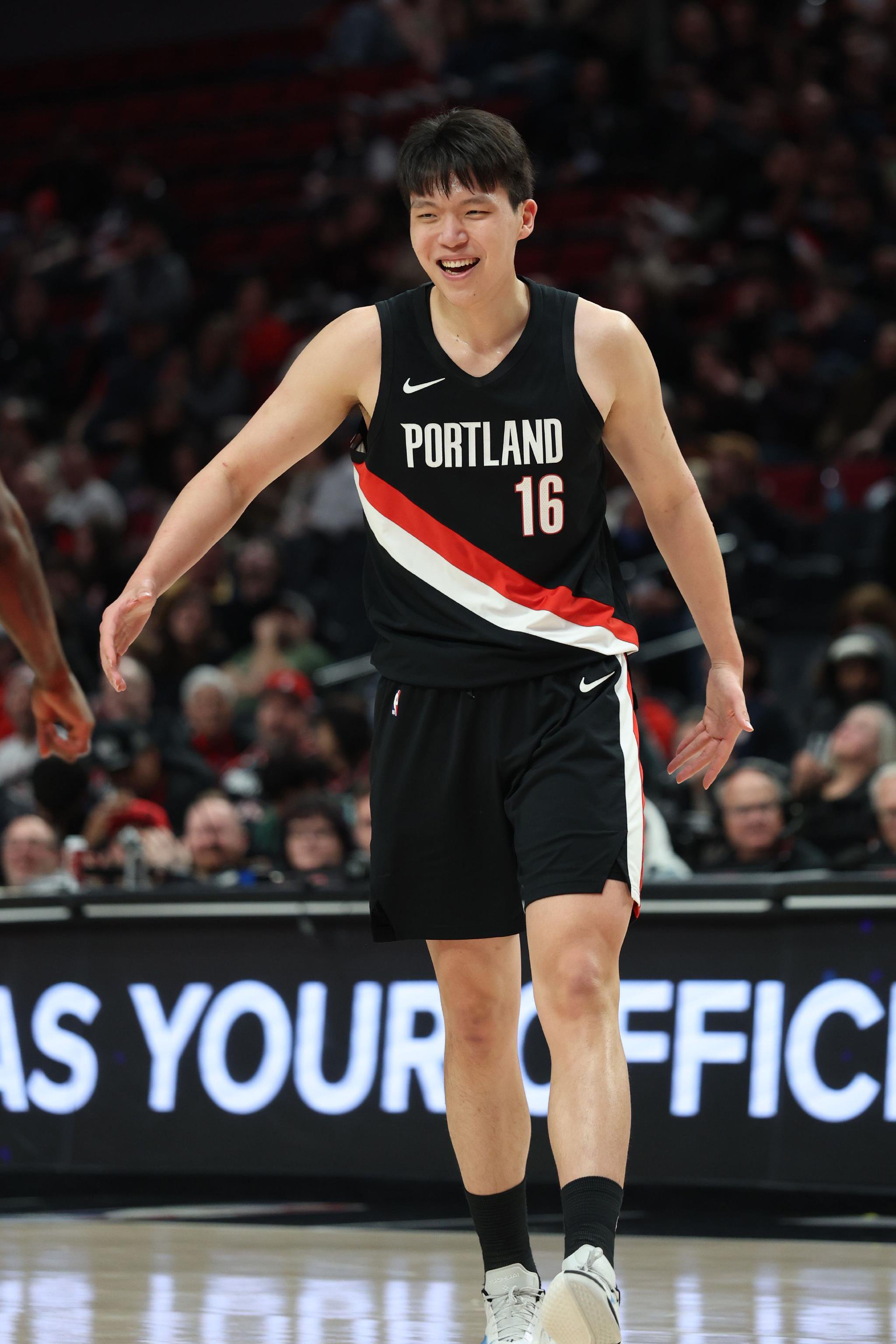 解说： 杨瀚森新秀季提升最多的是身体 这是在NBA容易改变的地方