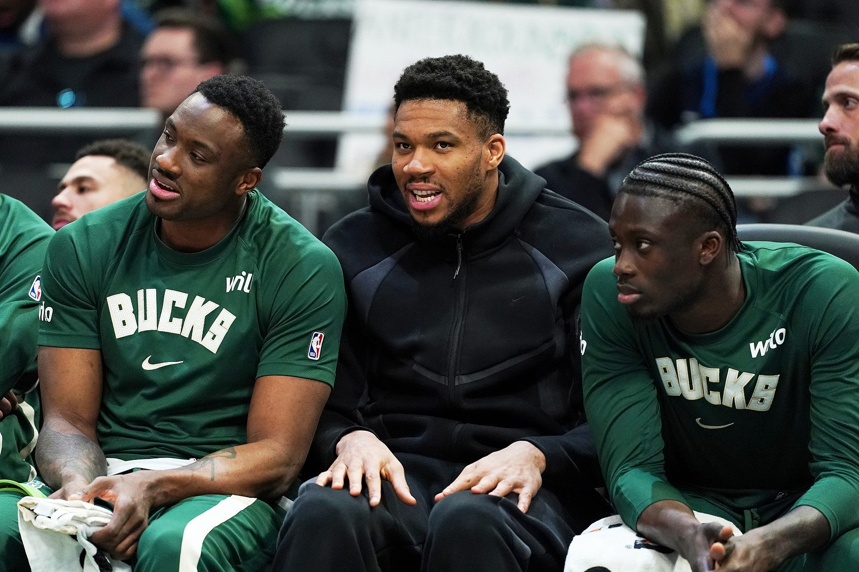 弗莱：字母哥作为绝对核心无法再夺冠 他现在很容易受伤