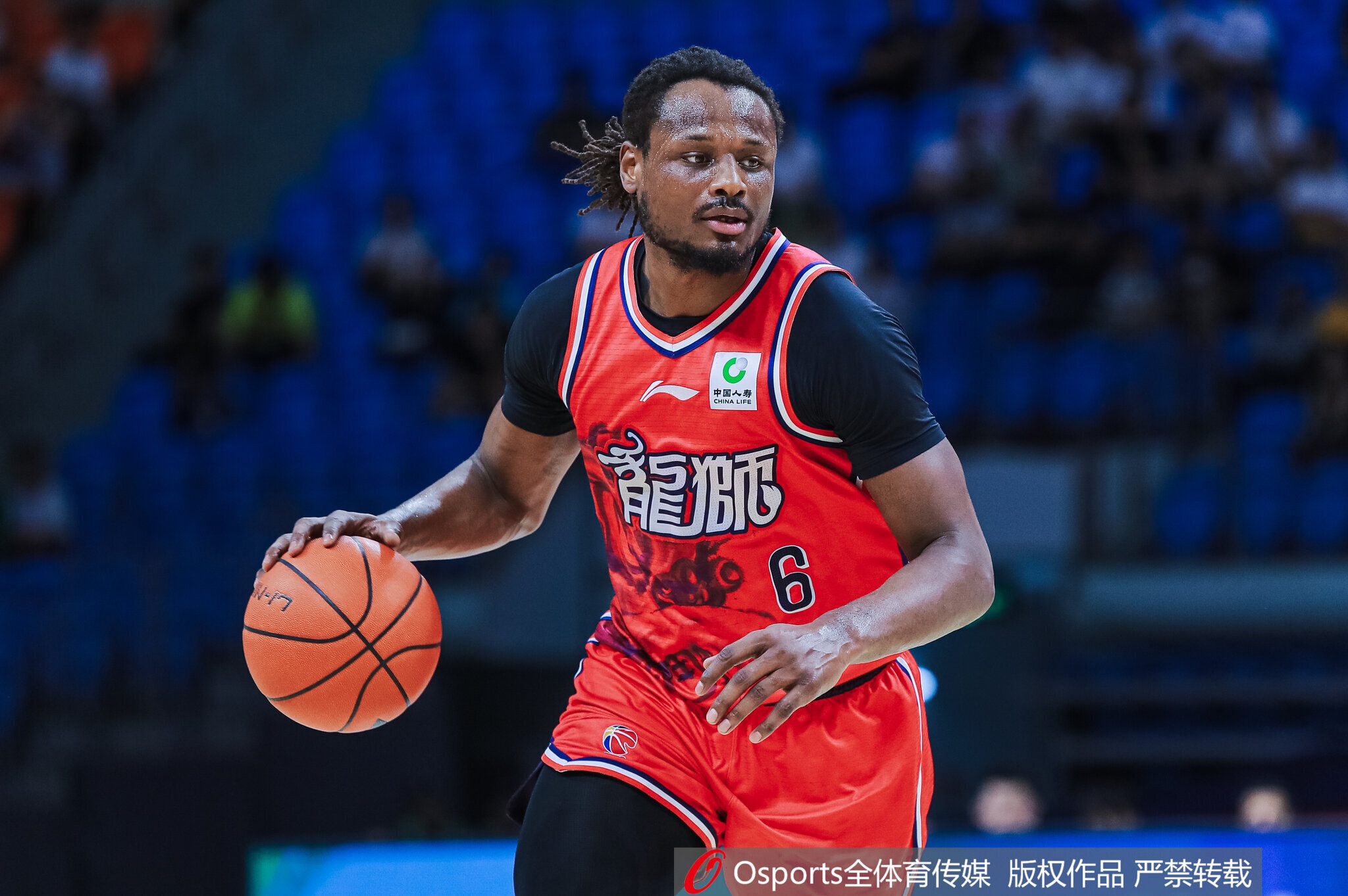 火力全开！伯顿半场13中7砍最高19分外加7板 正负值+7