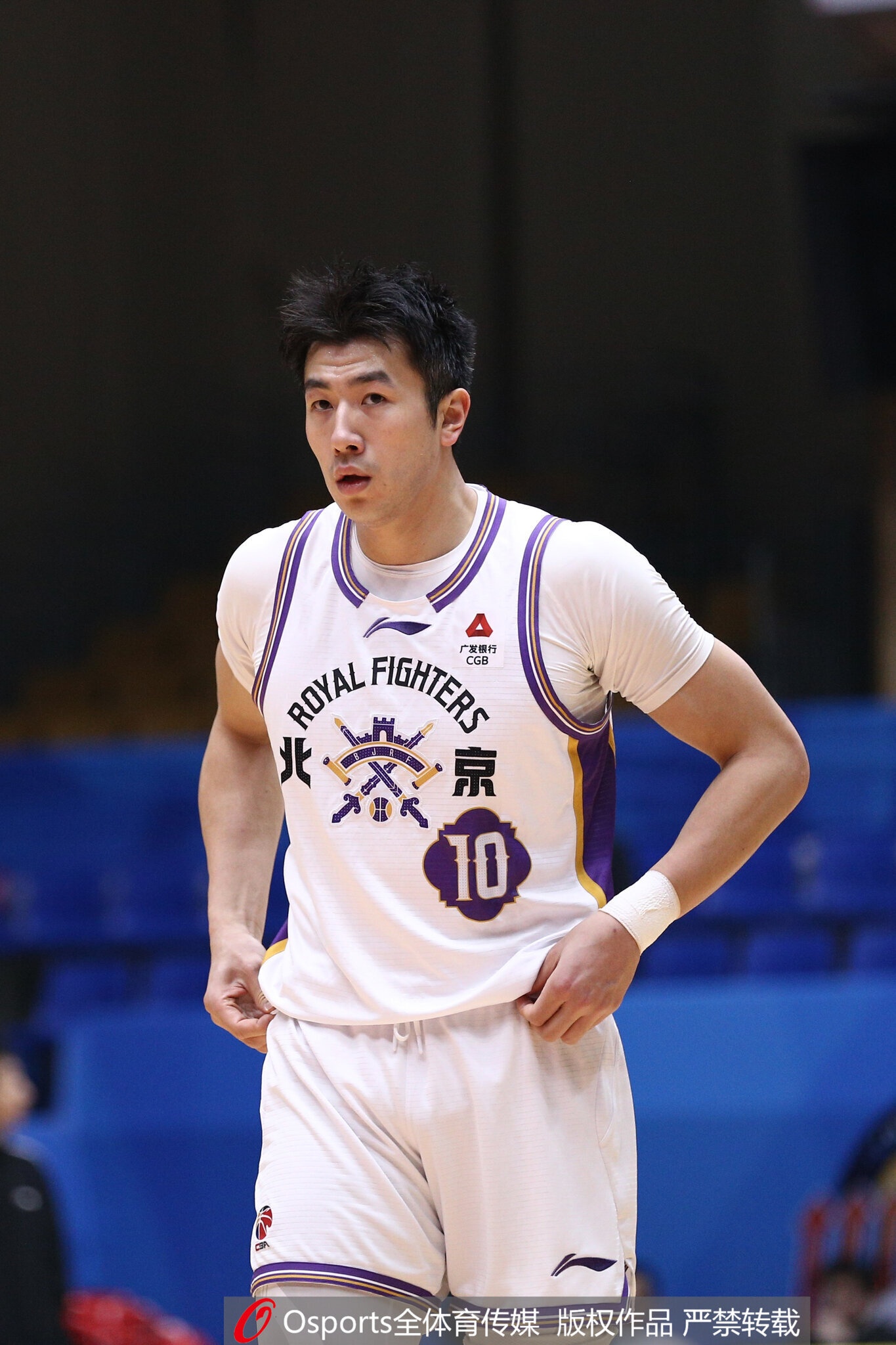 媒体人：金鑫这两场属实是以德报怨了 邹雨宸在攻防两端打得很好