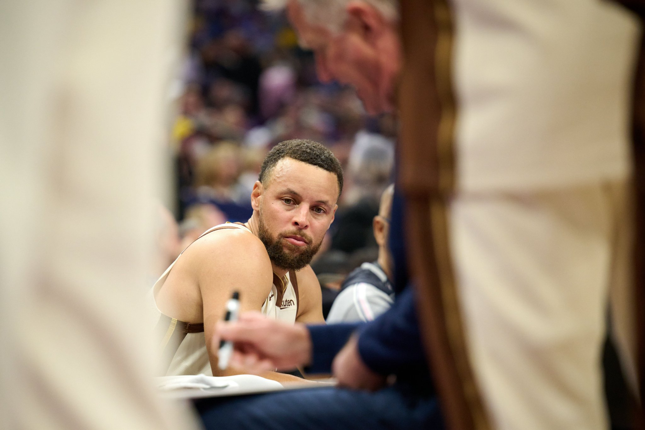 科尔谈库里季后赛心态：他就是魔术师 是那种关键球先生