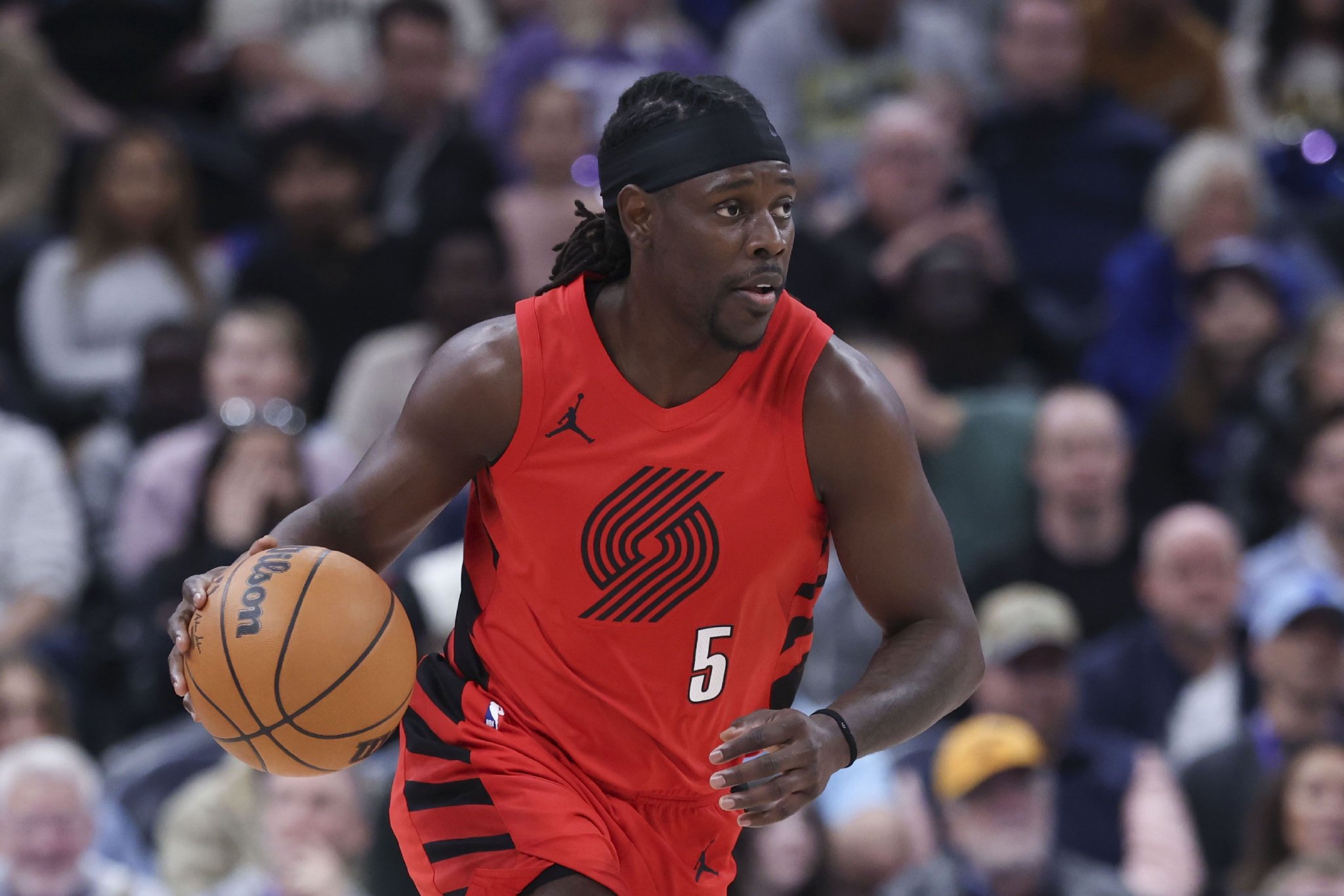 霍勒迪在雄鹿和绿军的首年均夺冠 在开拓者首年率队闯进季后赛