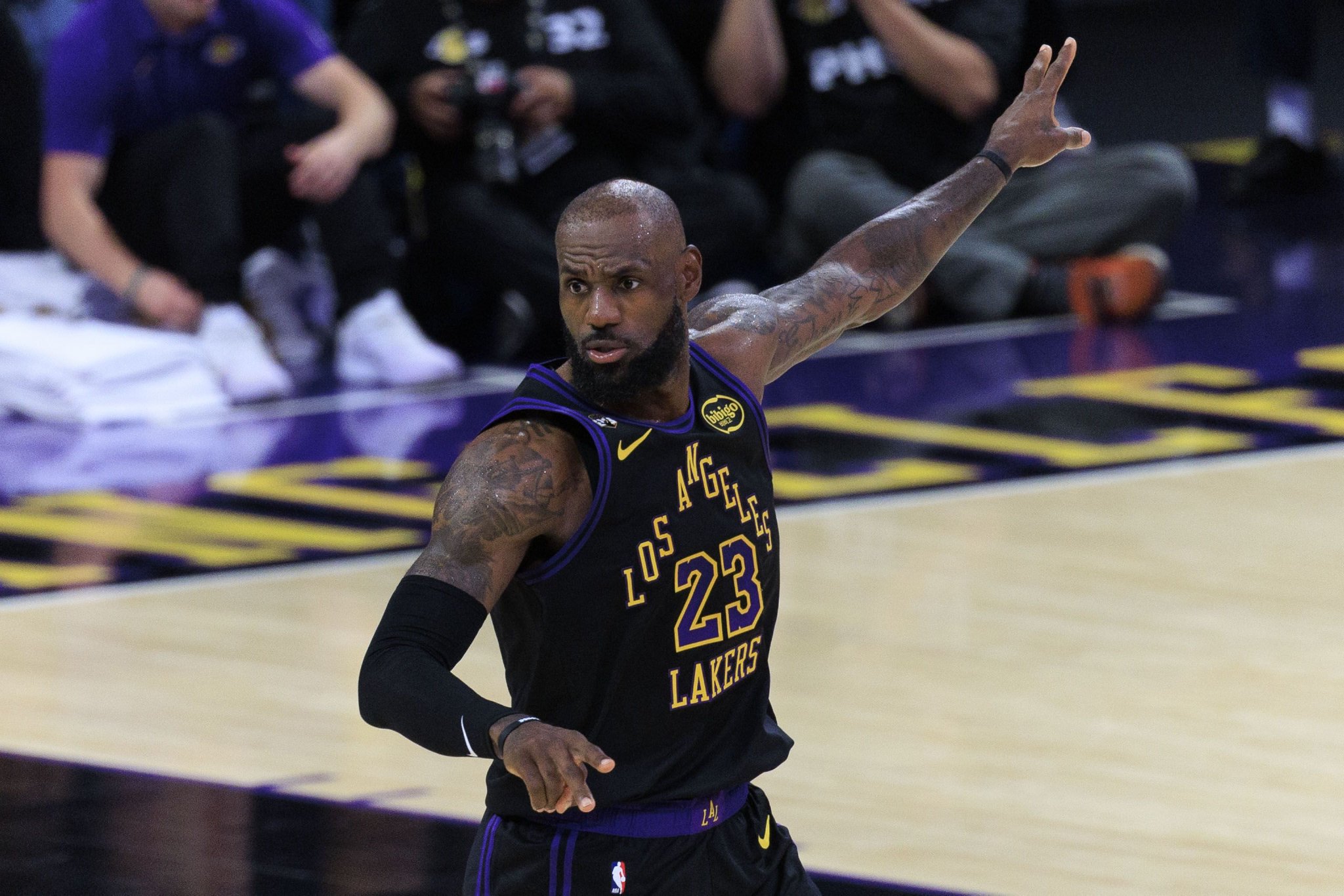 Skip：詹姆斯10次决赛9次在更弱东部躺进 唯一例外是园区山寨冠军