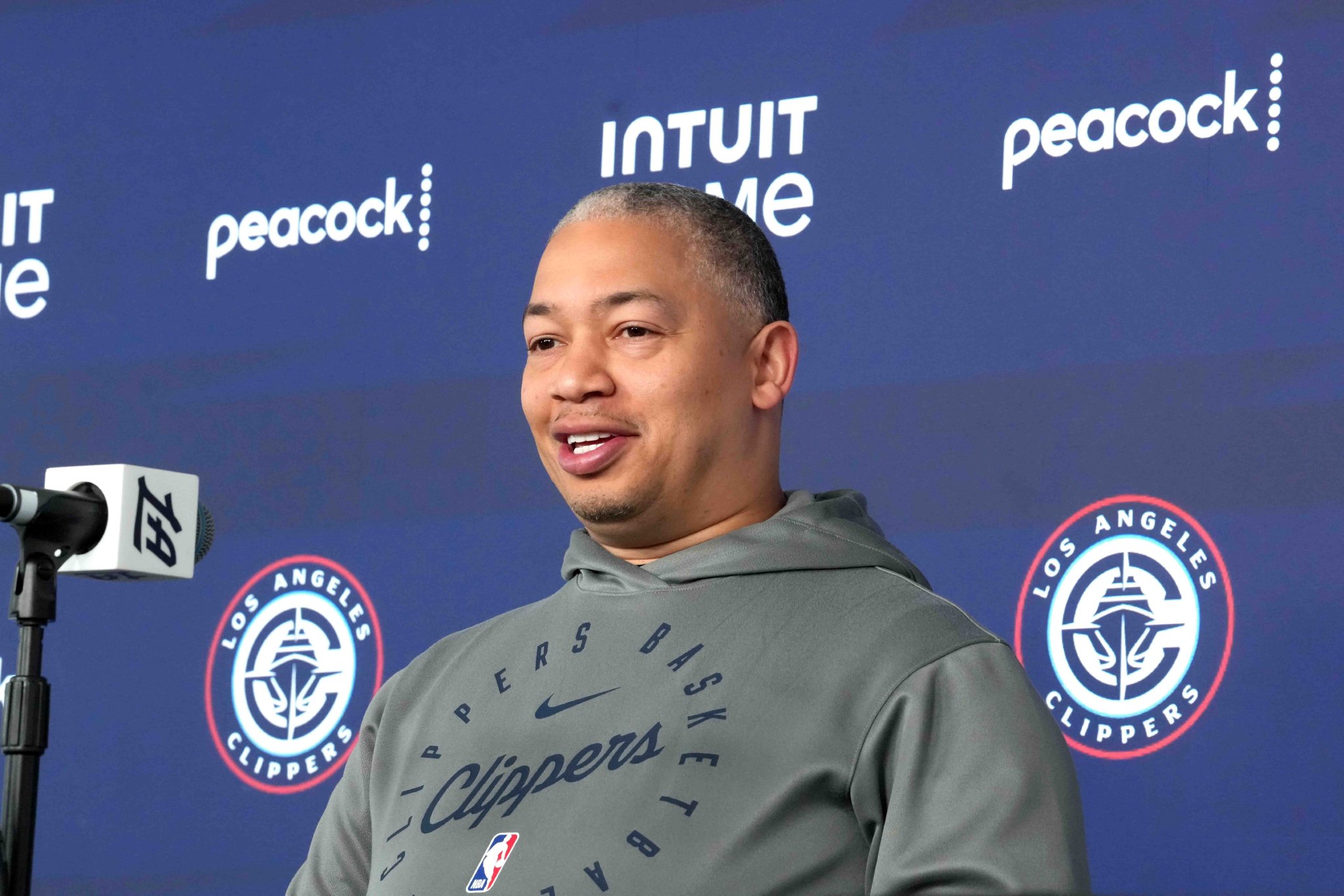 卢谈对阵勇士：我都烦透他们了 库里随时能爆发砍下50分