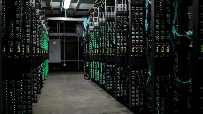 微软接手 OpenAI 挪威“星门”数据中心，获 3 万块英伟达芯片算力