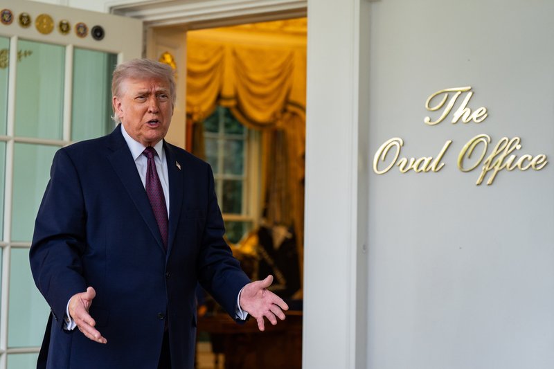 特朗普暗示美军打完伊朗可能顺道去古巴，美媒：白宫已下令加紧战备