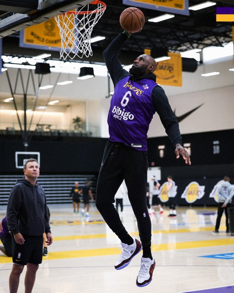 全力备战G1！湖人官推晒今日训练照 詹姆斯领衔