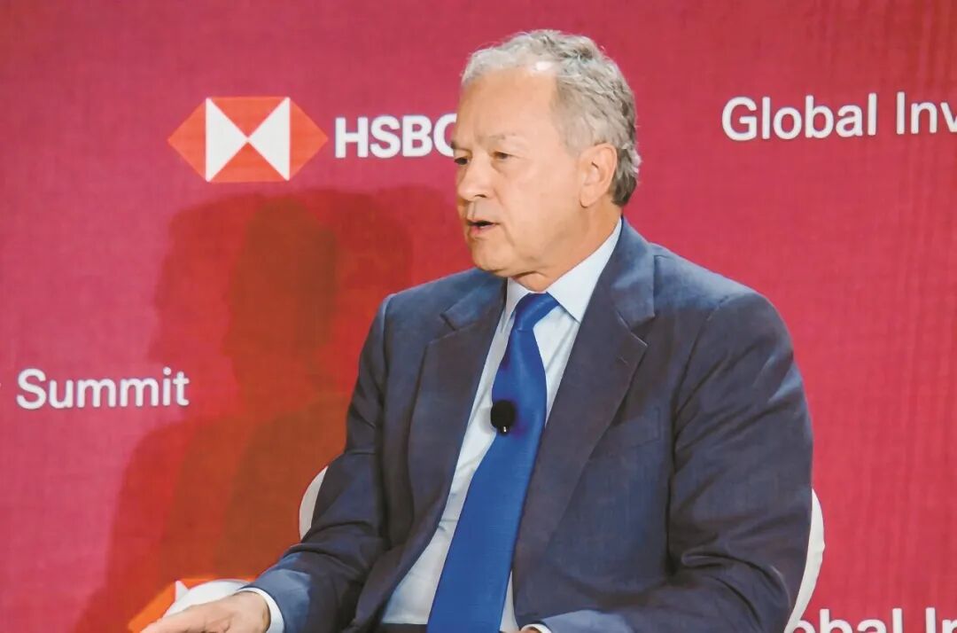 Bob Prince认为，香港是世界上唯一与全球两大经济体都有固定汇率联系的经济体。