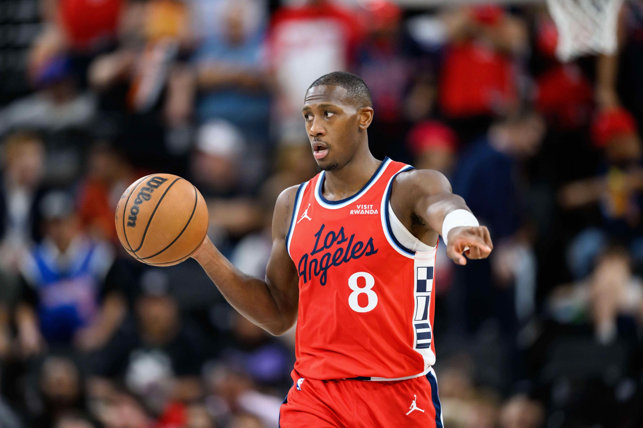 勤勤恳恳！克里斯·邓恩打满82场 场均贡献7.3分3.6助1.6断