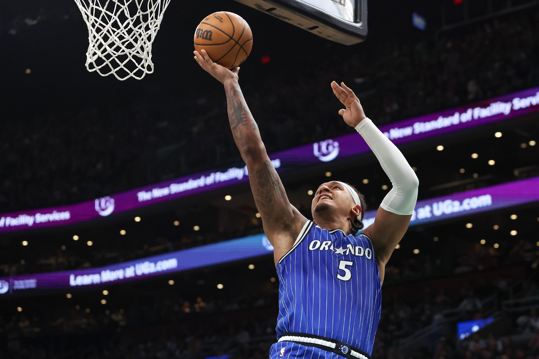 不太够！班凯罗上半场12投5中 拿到13分3篮板3助攻