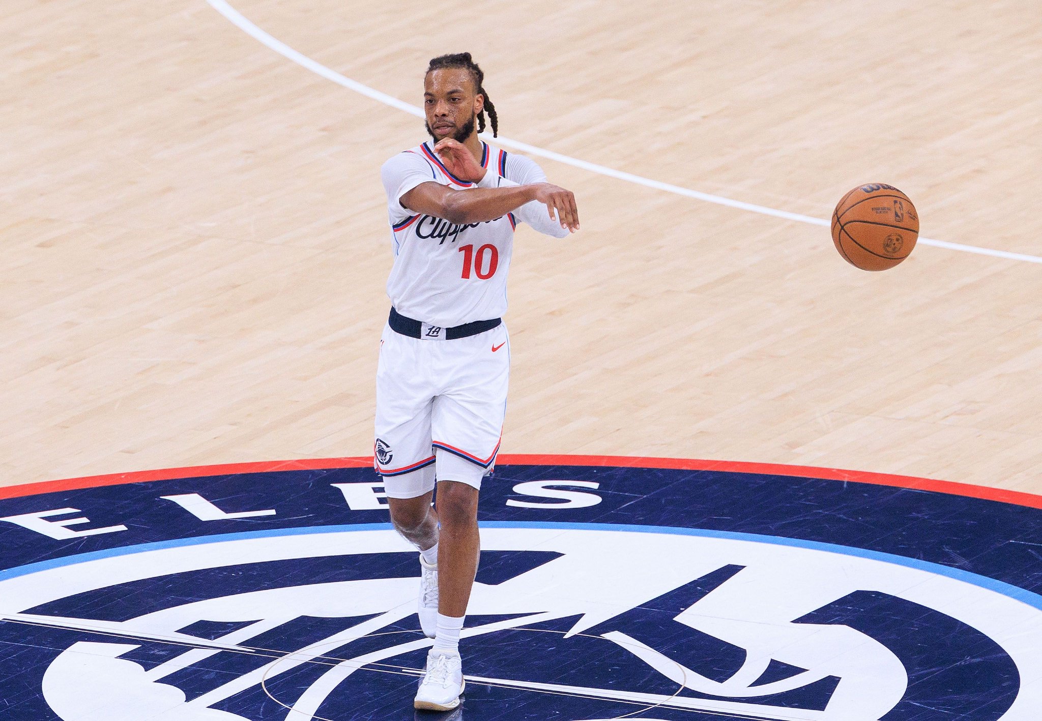 冲击力十足！加兰上半场8中5得到11分3板5助攻 三分2中1