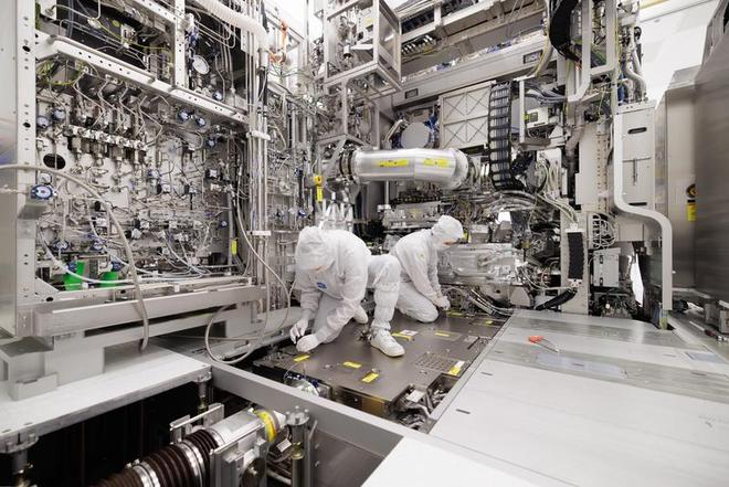 ASML一季度超预期，明年EUV光刻机出货量将提升至80台_新浪财经_新浪网