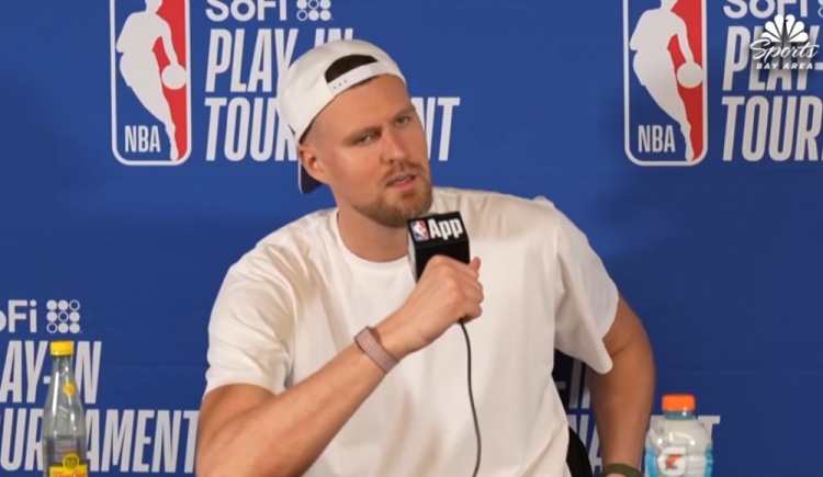 【完整版】波尔津吉斯：库里是特殊武器 有他在我们随时充满威胁