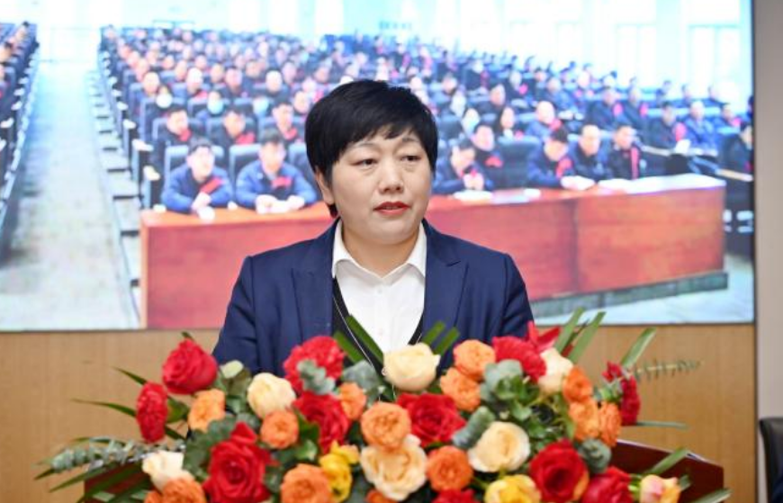 （新任总经理王忠霞）