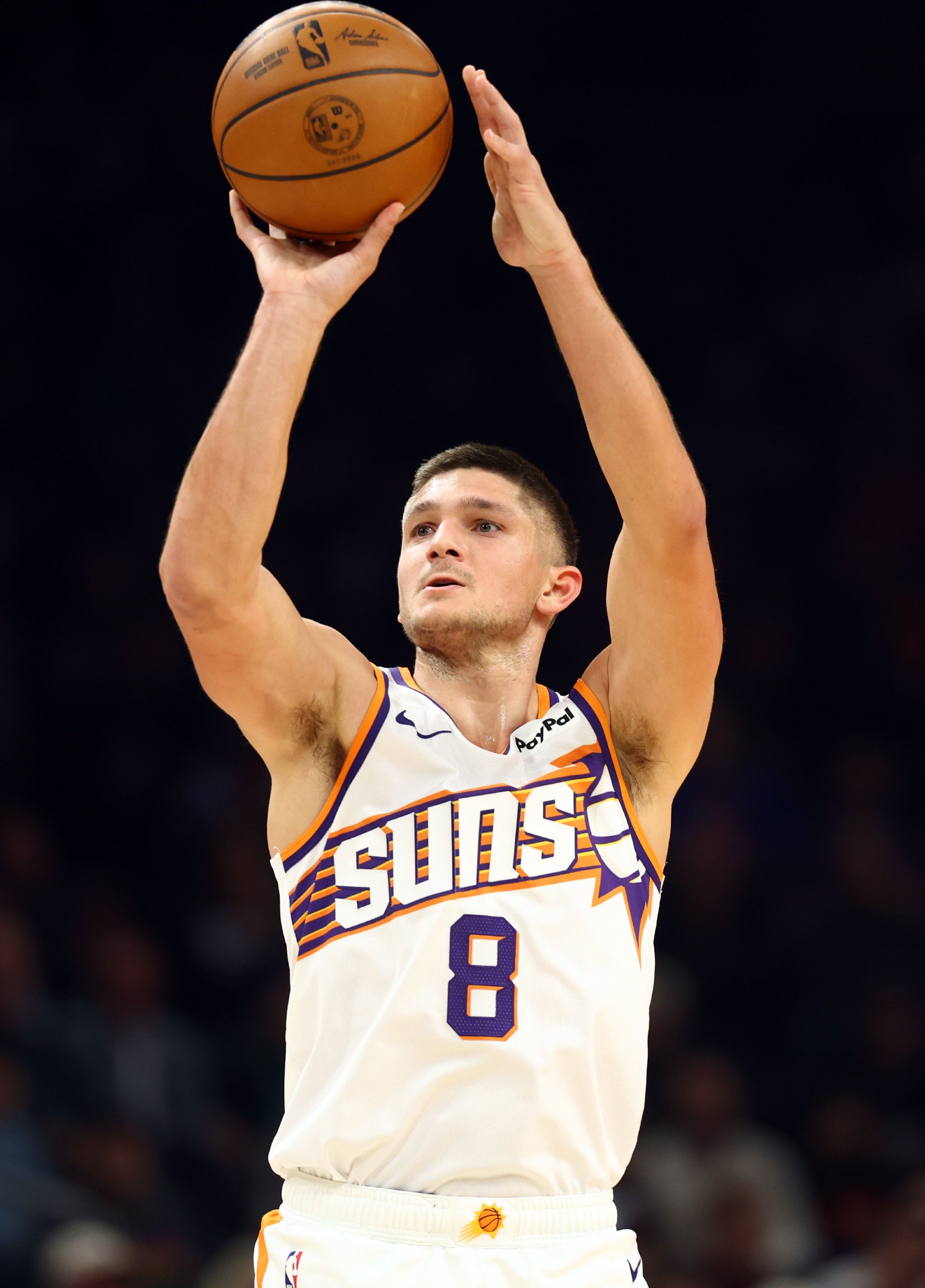 奥特：阿伦腿筋恢复取得进展 目前关键就看他能否完成全速冲刺