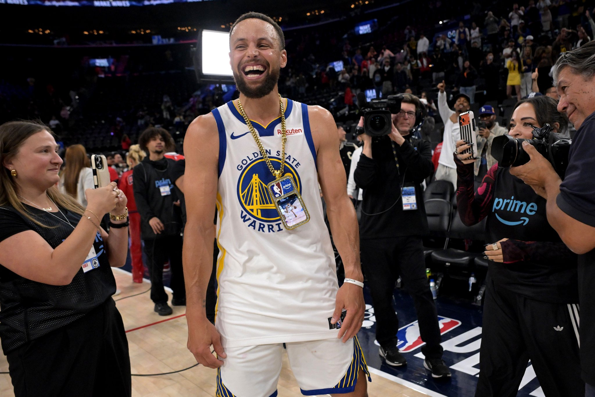 昨天砍35分！奥特：这还是我们熟悉的库里 他能瞬间爆发接管比赛