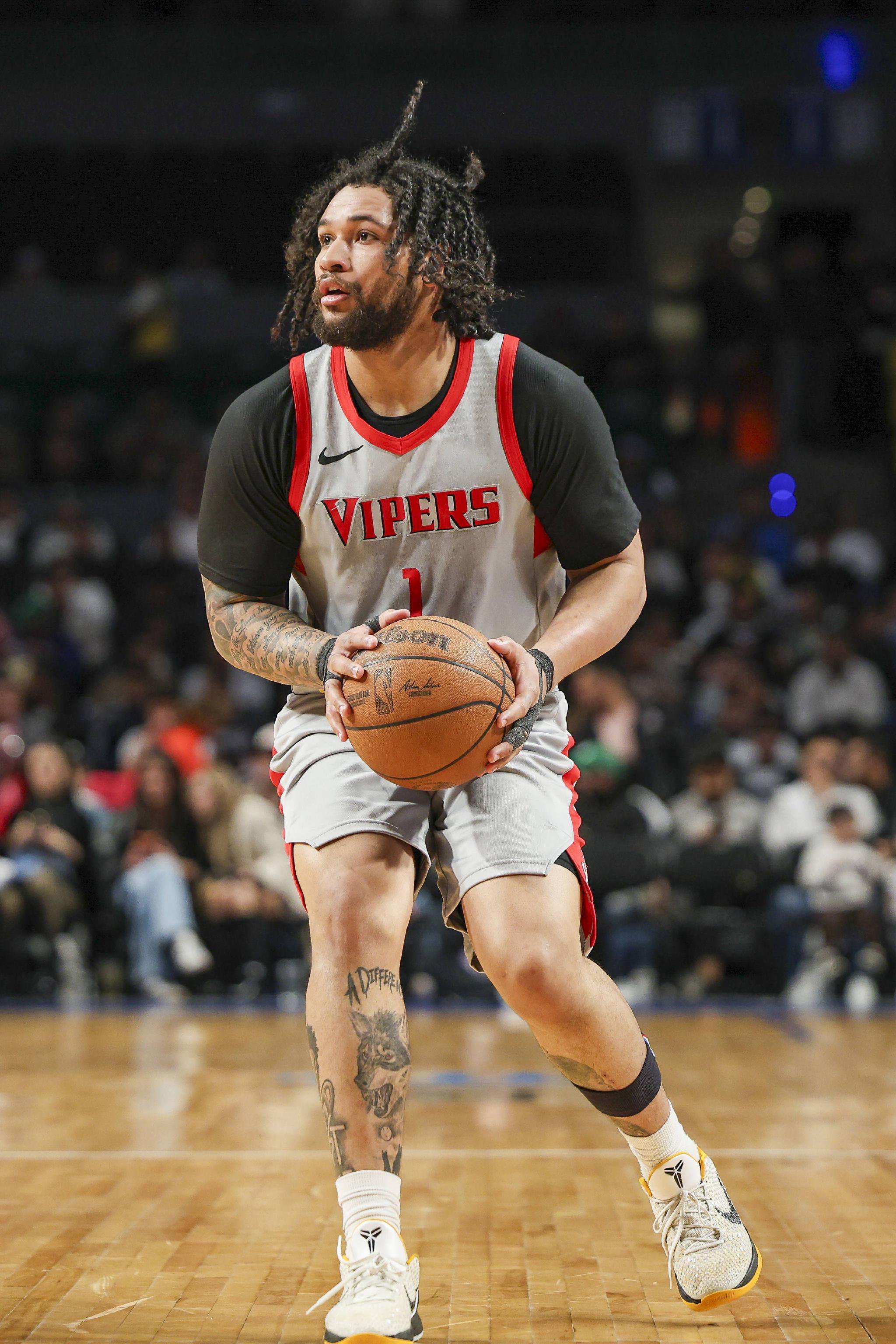 CBA官网：山西成功注册戴申·尼克斯 取消注册凯尔·盖伊