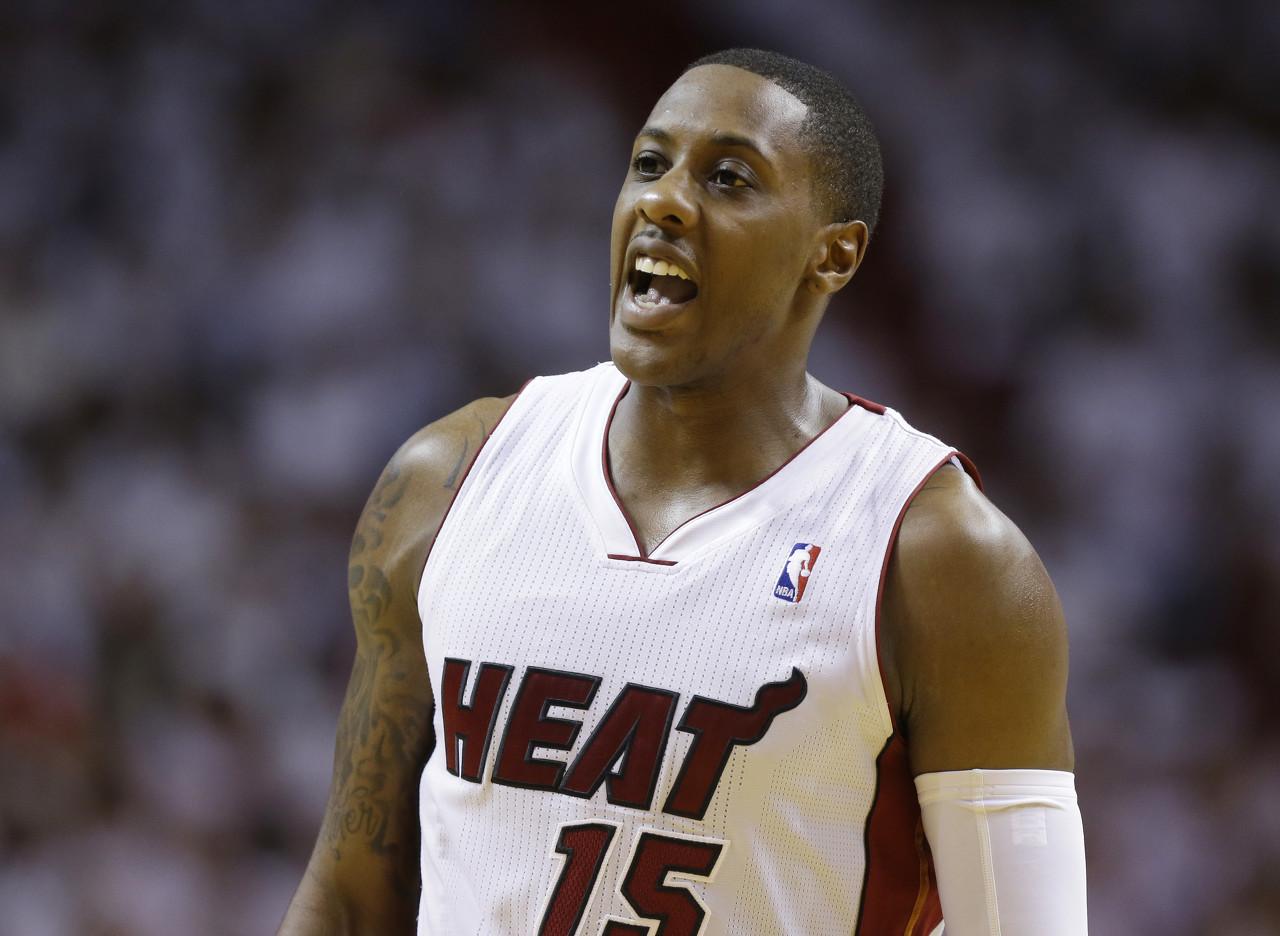 查尔莫斯：NCAA夺冠比NBA难 大学输一场赛季就结束了