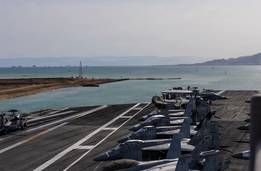 美军“福特”号航母返回红海海域