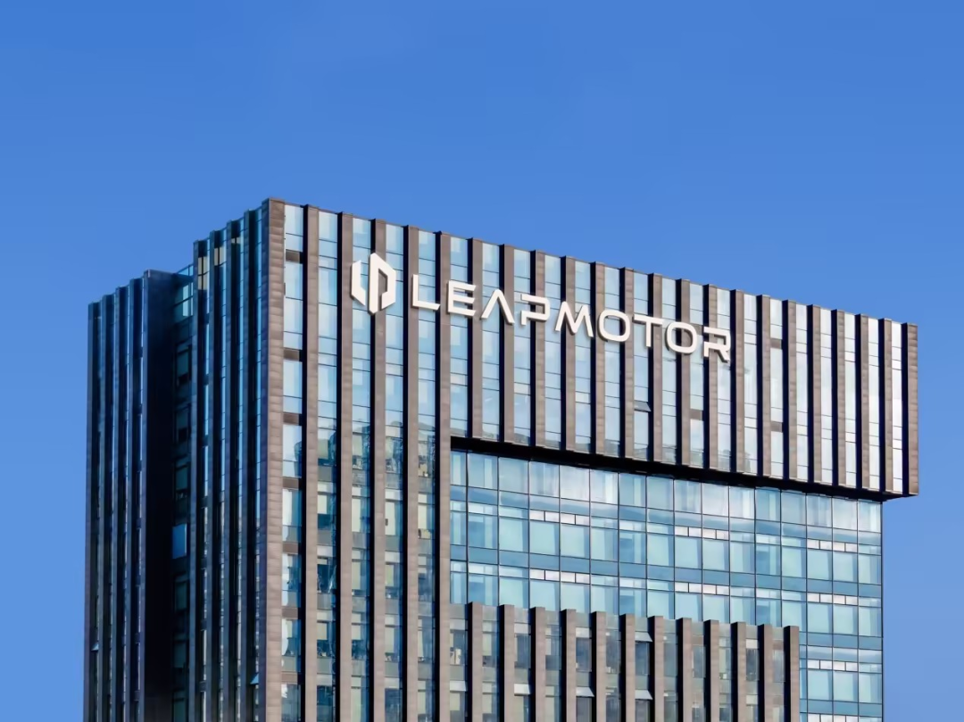  技术自研实力派：零跑D系列如何用硬核配置撬动品牌高端化 汽车科技