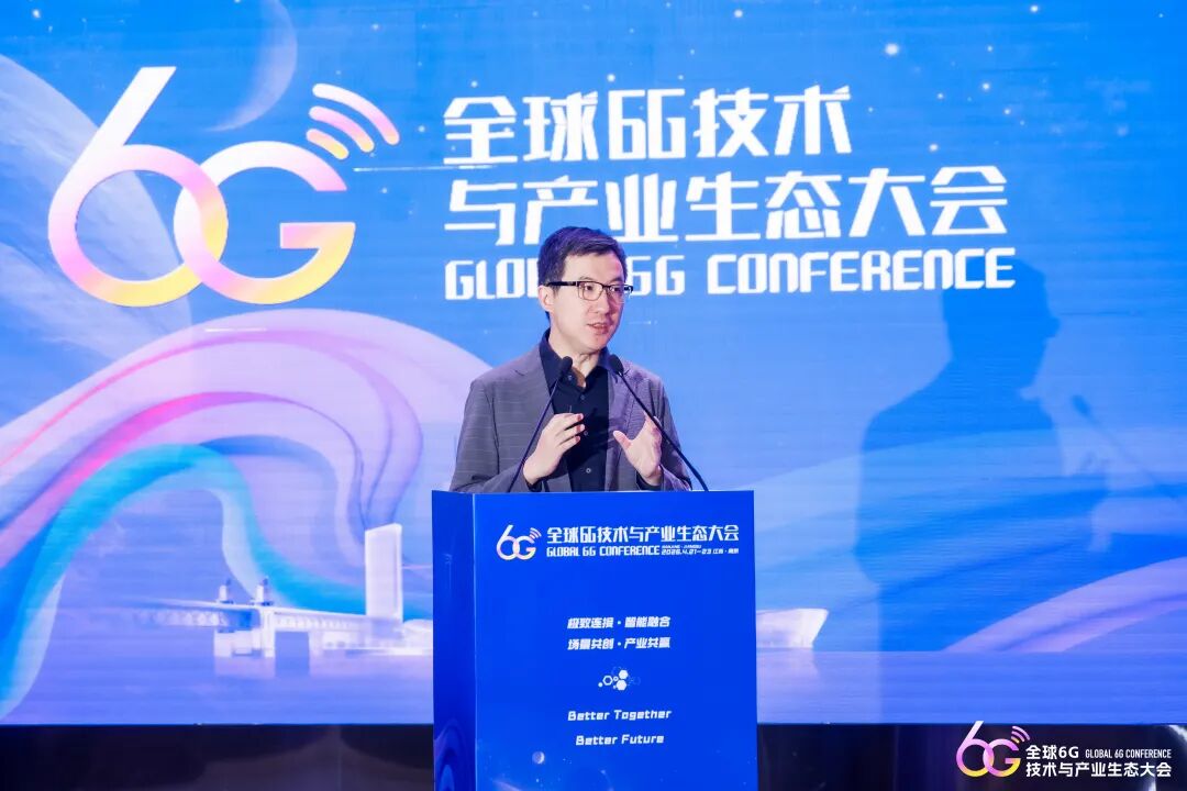图：欧阳晔博士发表主题演讲