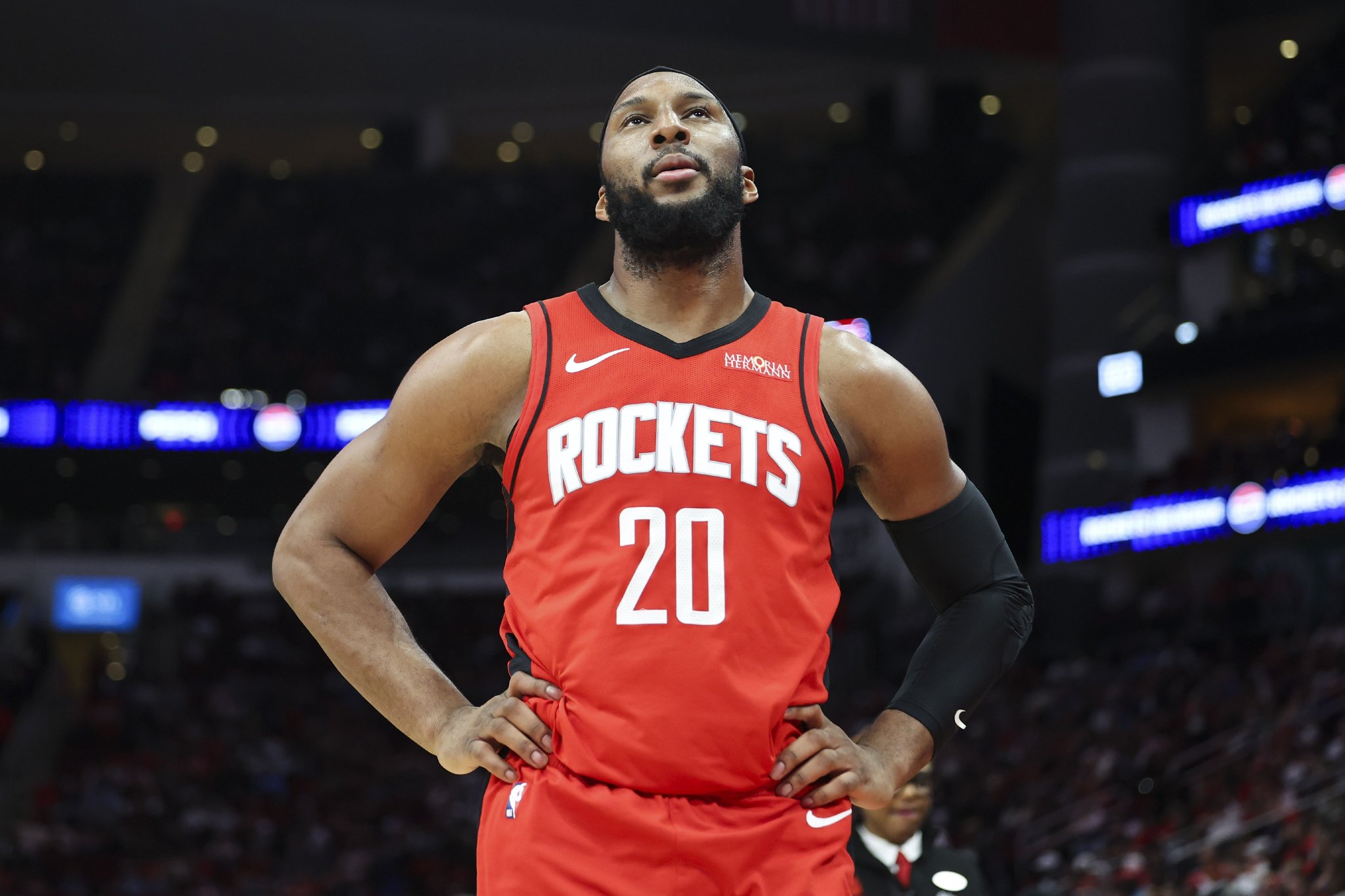 没啥作用！奥科吉6中3得7分2板 第三节整节被雪藏