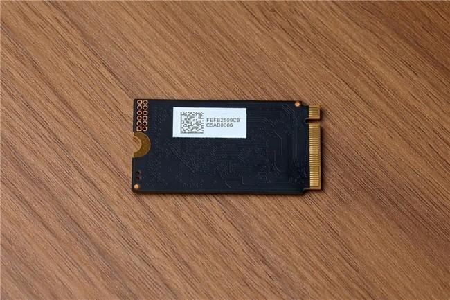 Microcomputer Tokens MicroComputer深度评测:助力Token吞吐飙升,忆联AM6D1 PCIe 5.0 SSD击穿AI存储墙_新浪科技_新浪网