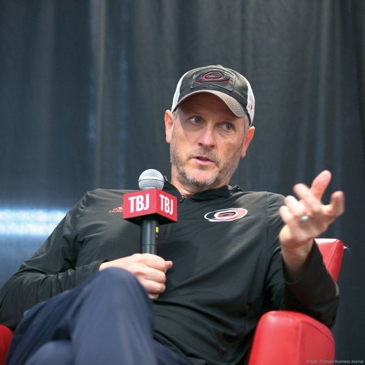 TA：新老板妄自尊大 把周围人当垃圾对待 没有自由球员想来开拓者