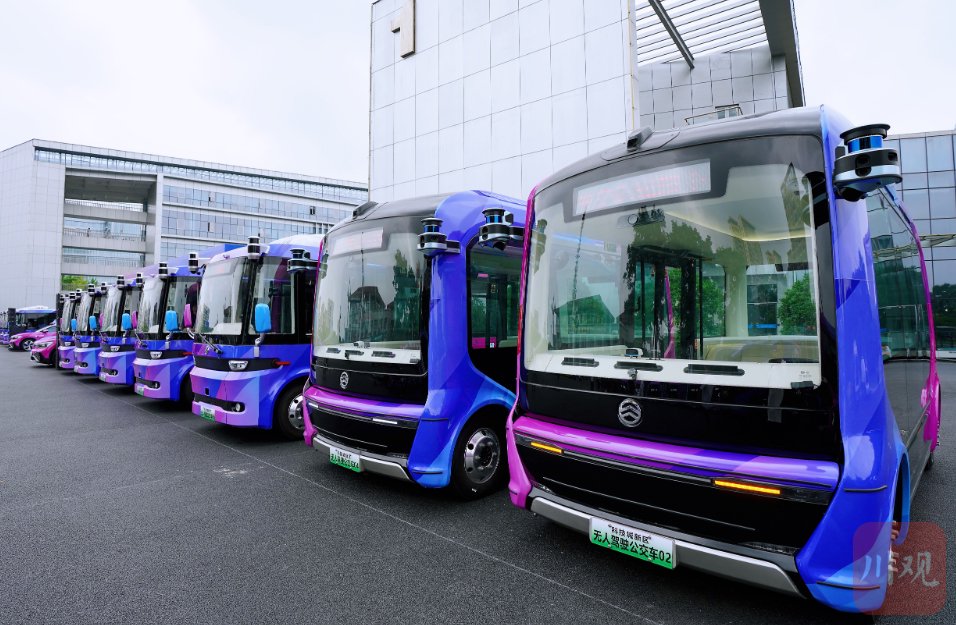 绵阳市首批无人驾驶公交车。郭超英 摄