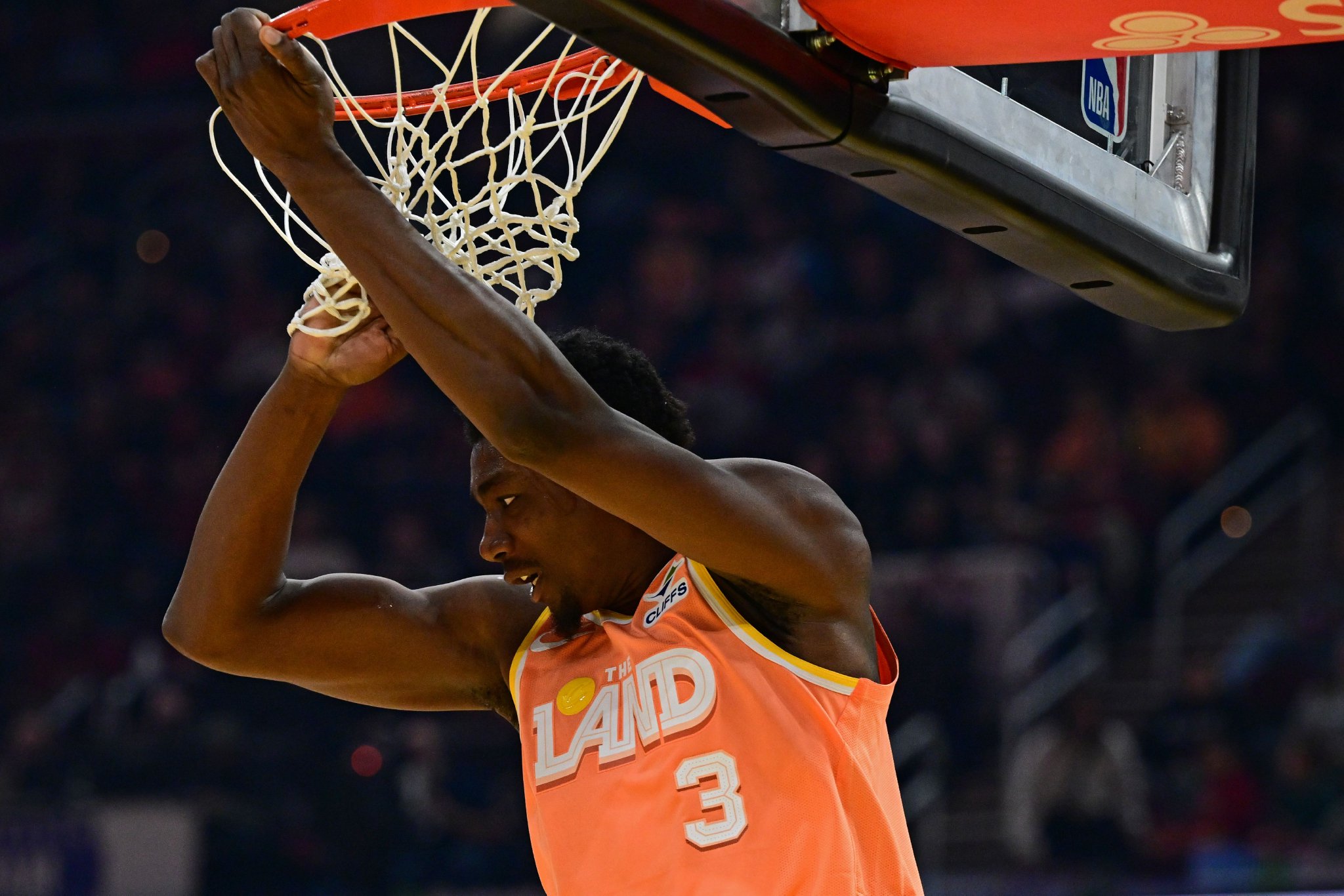 明天G3骑士客战猛龙 托马斯·布莱恩特因左小腿拉伤出战成疑