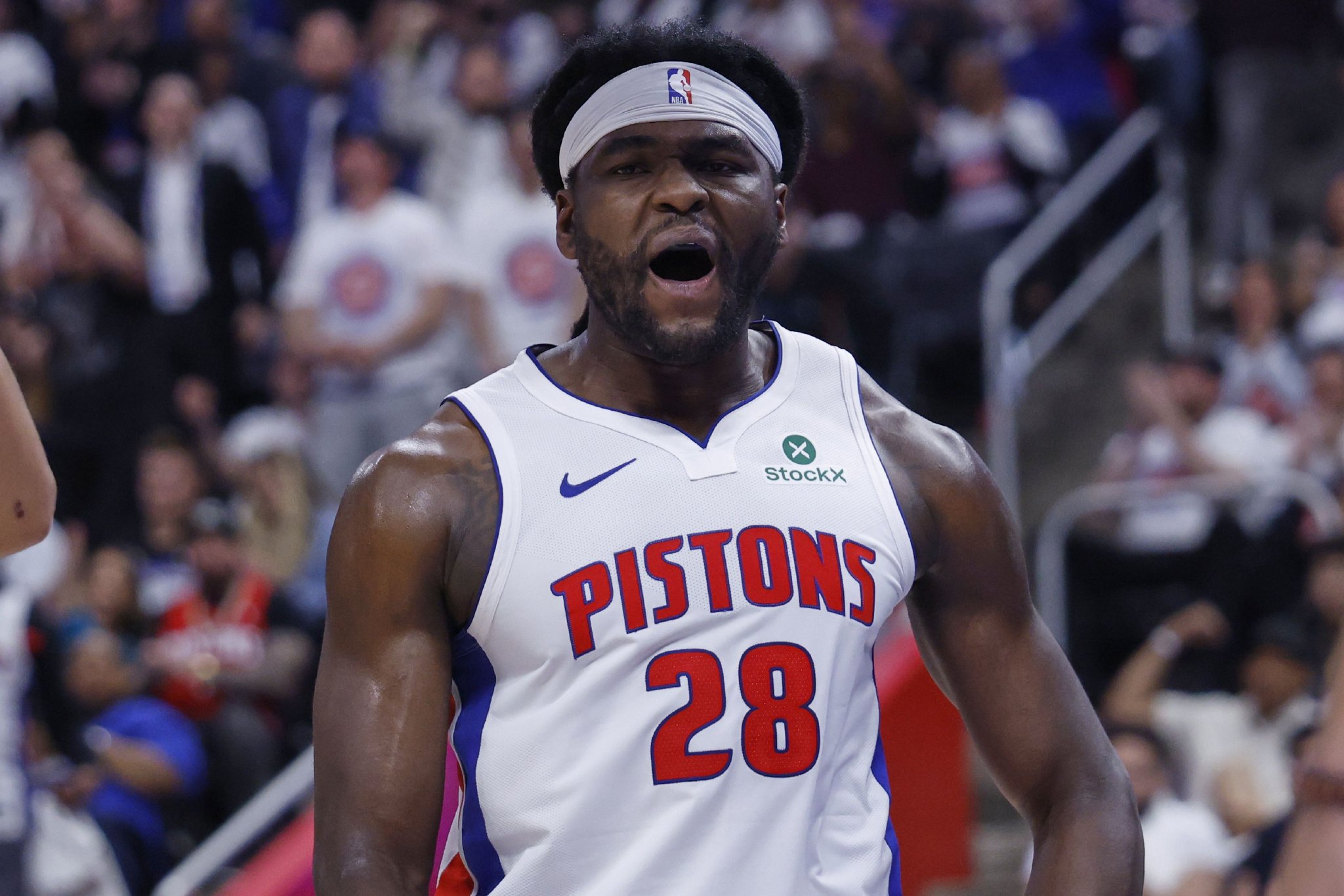 斯图尔特谈2次帽掉对手扣篮：你得愿意接受受伤的风险 我享受于此