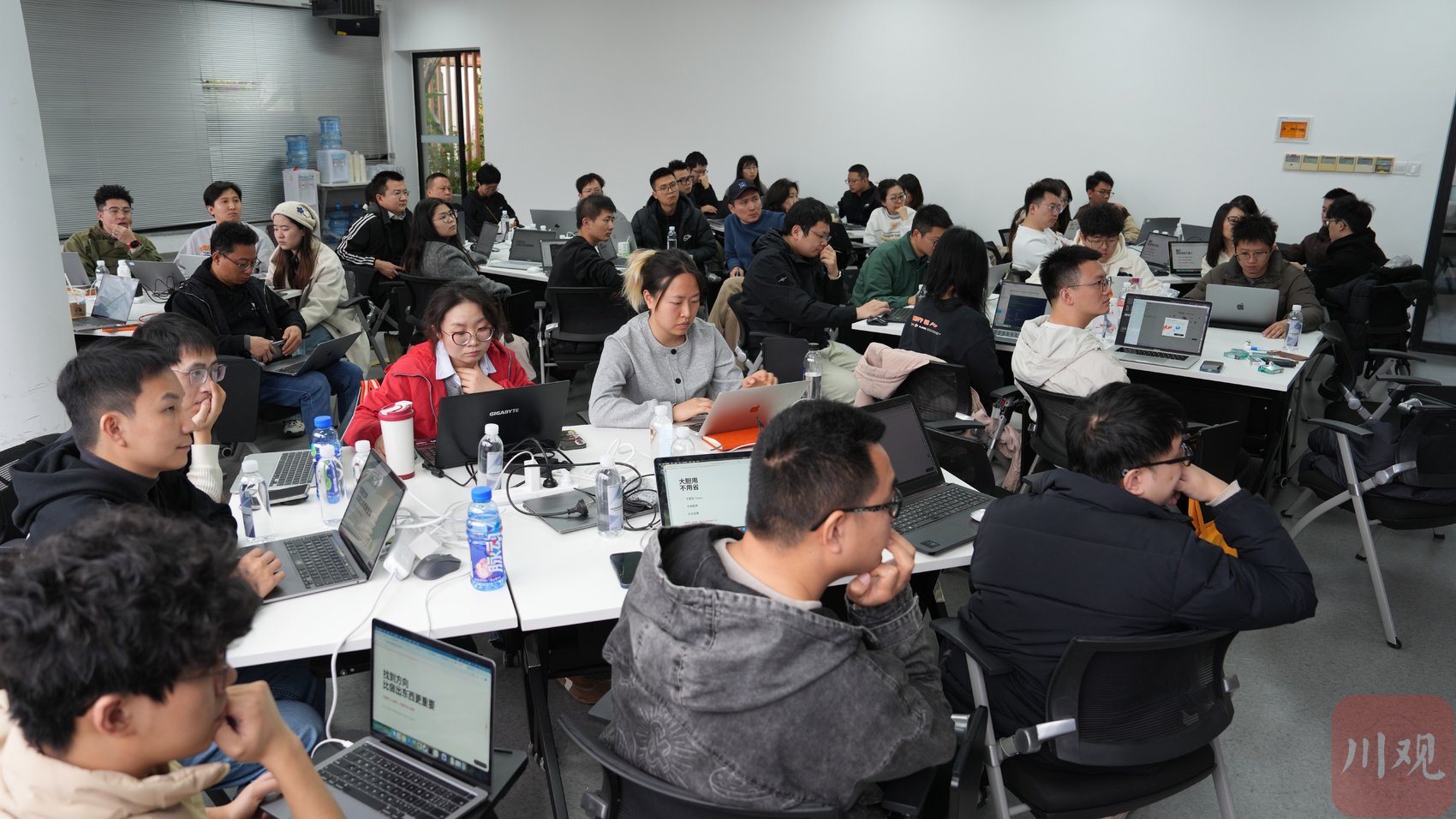 “一人公司”孵化营碰头会现场