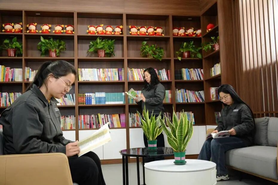 全民阅读，看电网青年的“充电”日常_新浪财经_新浪网