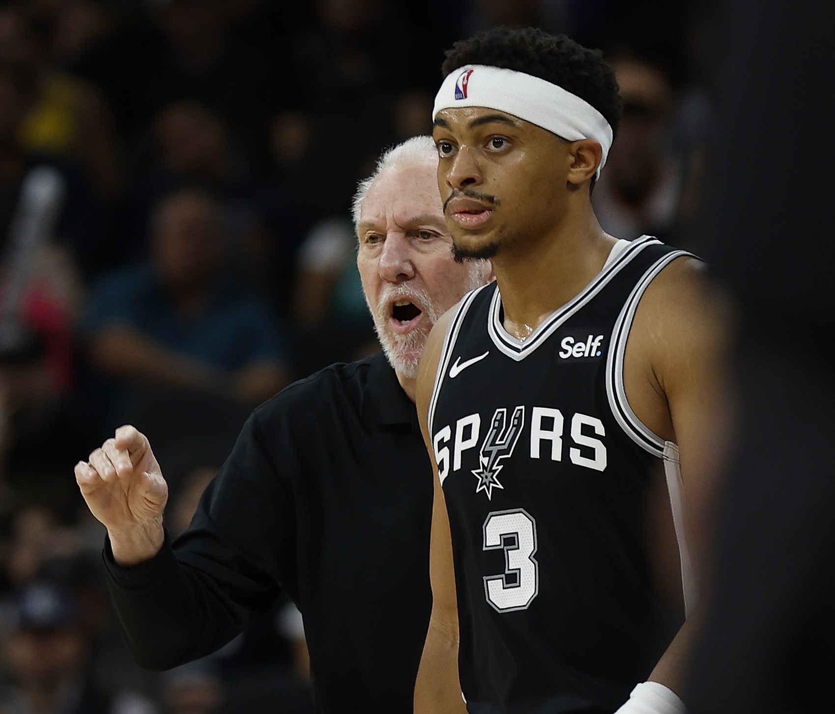 凯尔登：波波维奇一直信任我 他是我见过最有爱最真诚最体贴的人