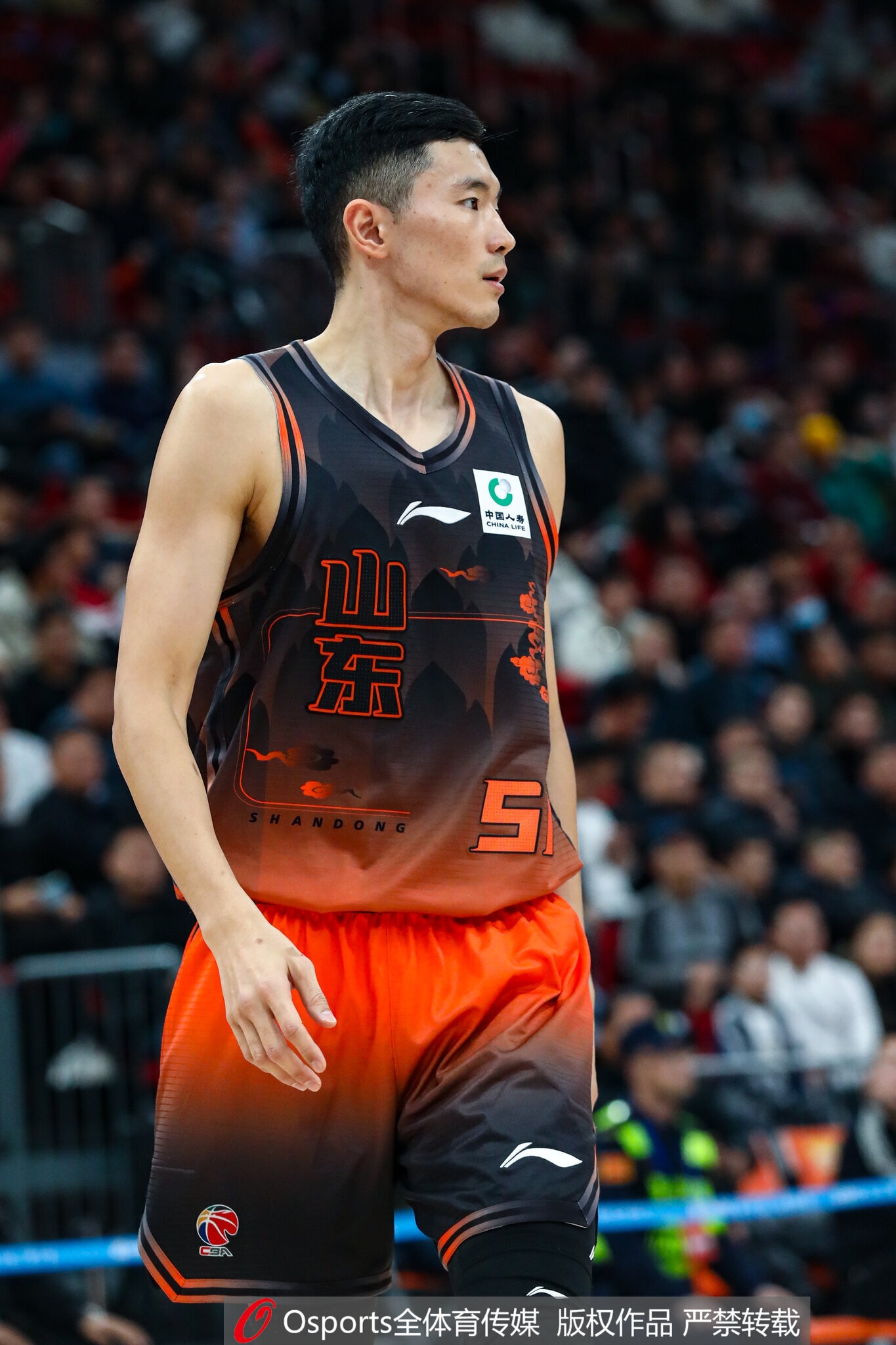 外线还得靠你！陈林坚半场7中4&三分5中3拿到11分4板