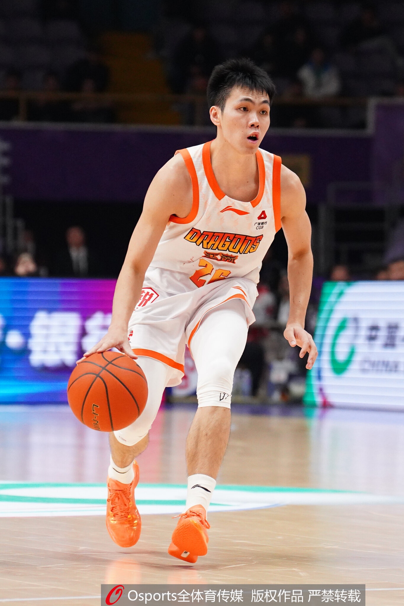 内外开花！庞峥麟半场8中5贡献12分 三分5中2