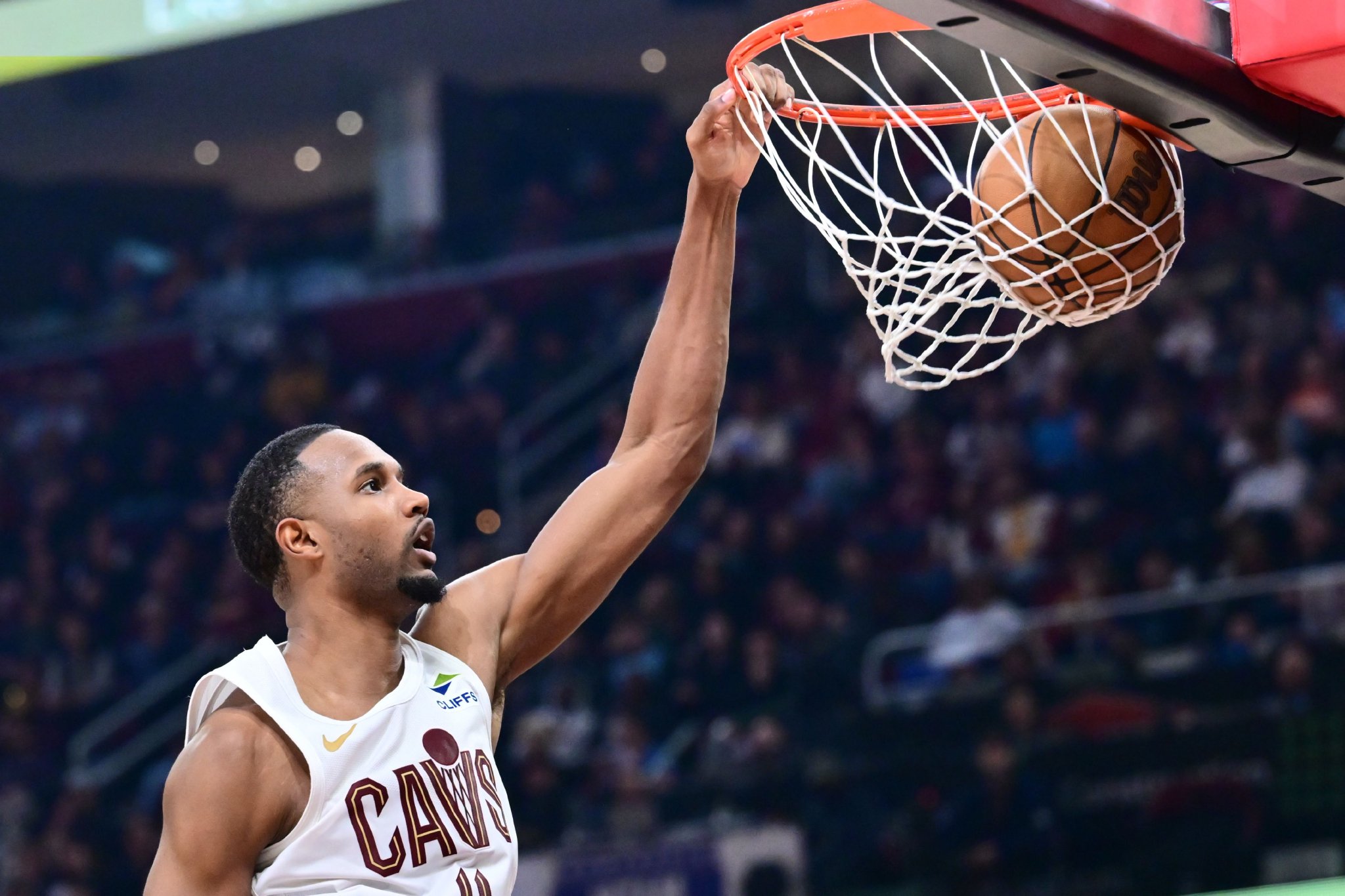 效率不高但能冲！莫布里半场9分5板3助1断1帽 7投2中&罚球6中5