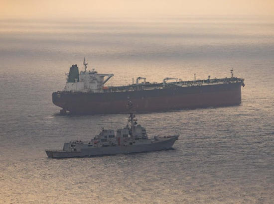 美军称拦截一艘驶向伊朗港口的伊朗船只