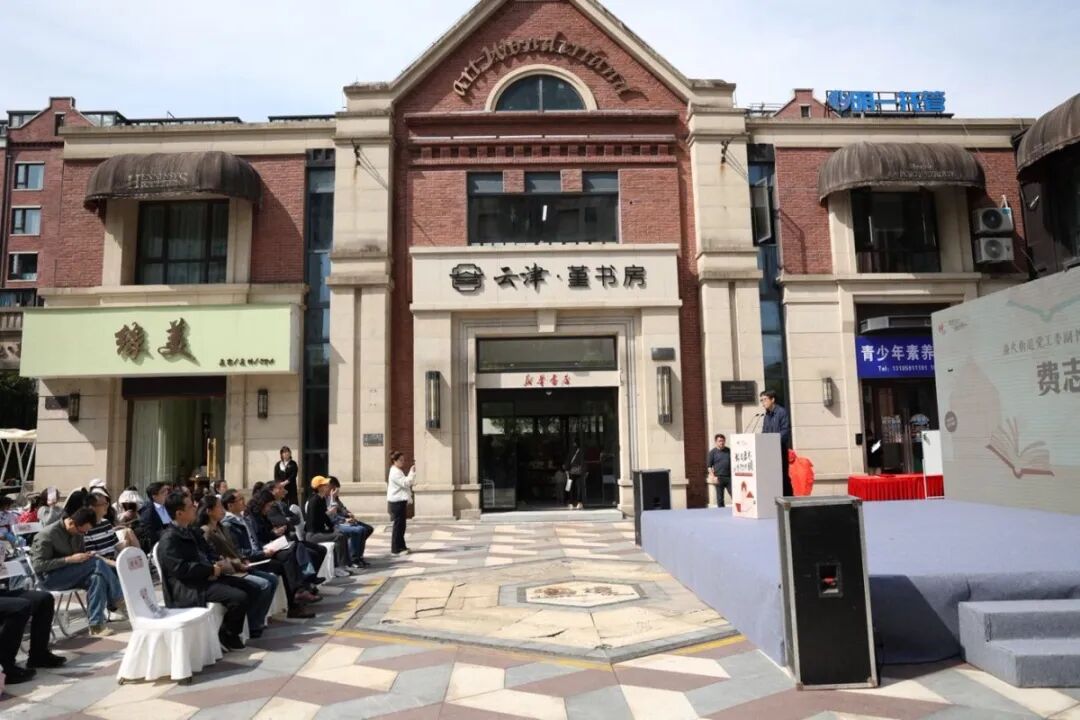 图书馆开到了家门口,宁波这间书房正式启用!当地居民:借书还书很方便,肯定常来|宁波市_新浪财经_新浪网