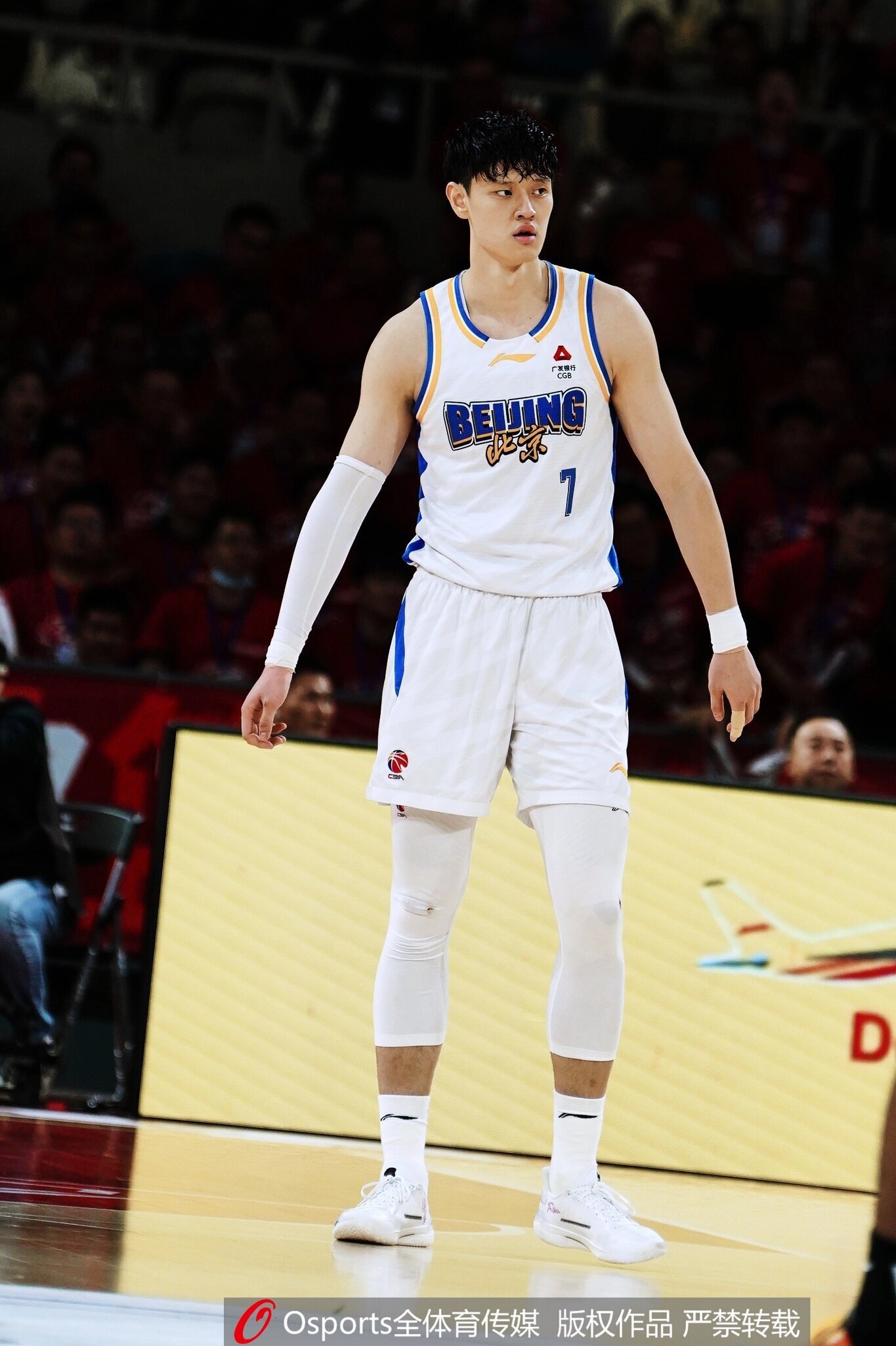 京媒：曾凡博的膝盖伤会恢复得比较缓慢 但他拥有足够的战略价值