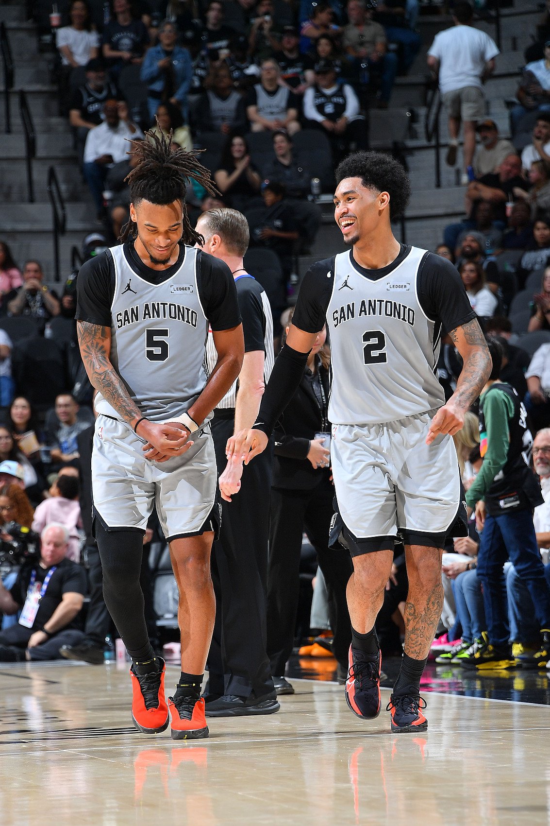 布鲁斯·鲍文：对卡斯尔和哈珀表现并不意外 年轻人们继续前进吧