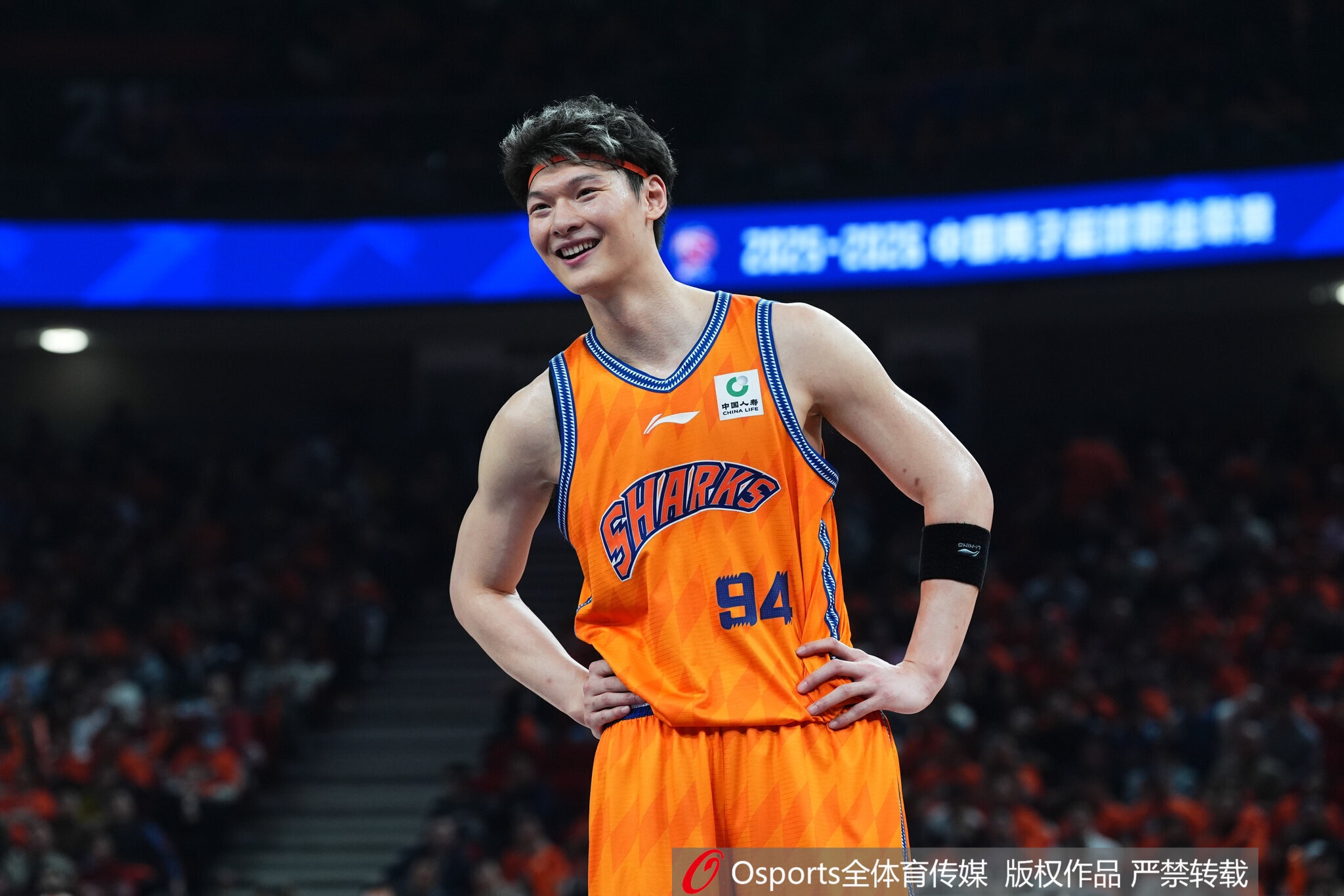 记者：替王哲林感到遗憾 他完全配得上一个二阵的名额