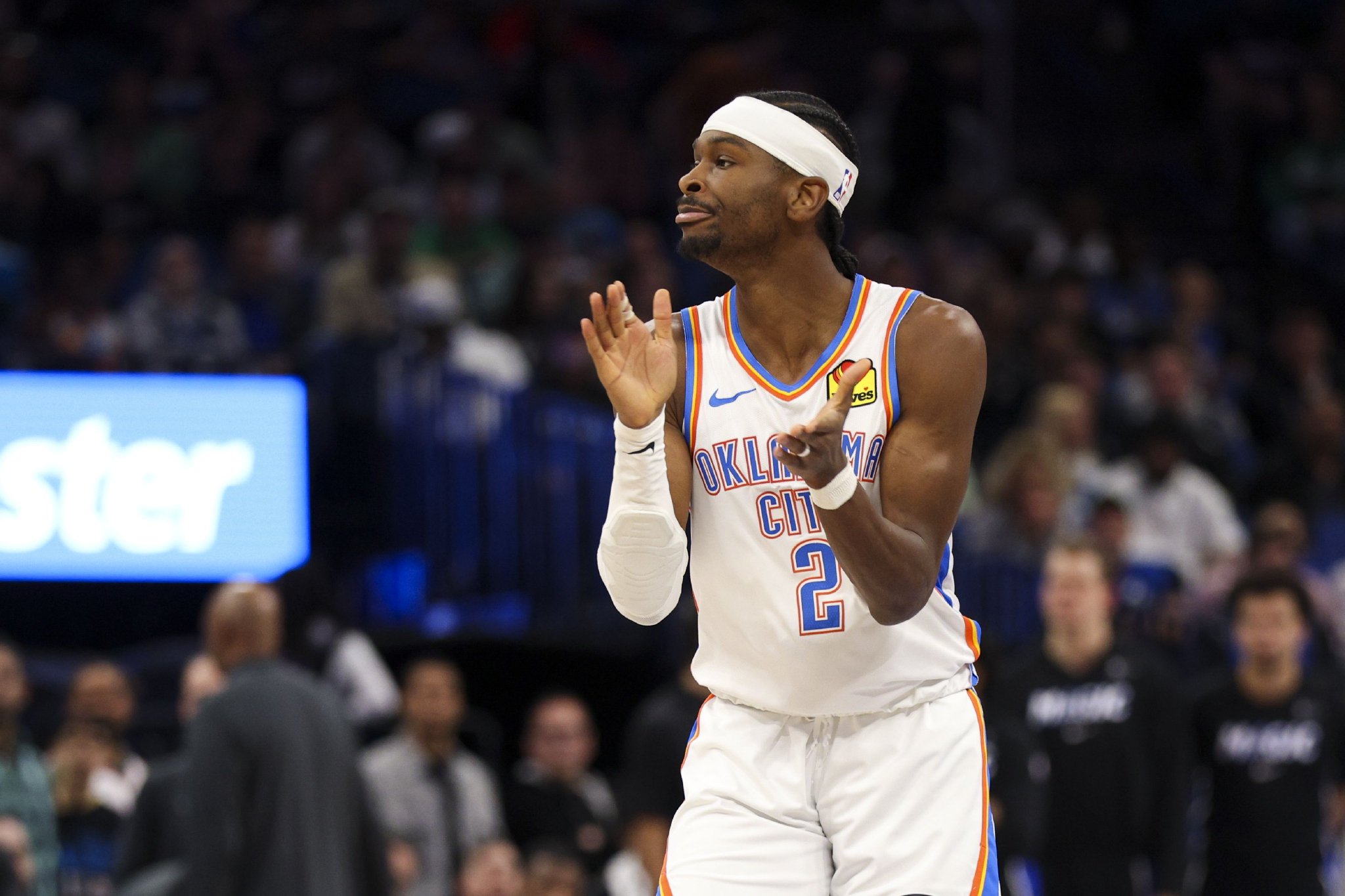 历史上仅乔丹&詹姆斯！KG：是时候出现背靠背MVP+FMVP SGA去拿吧