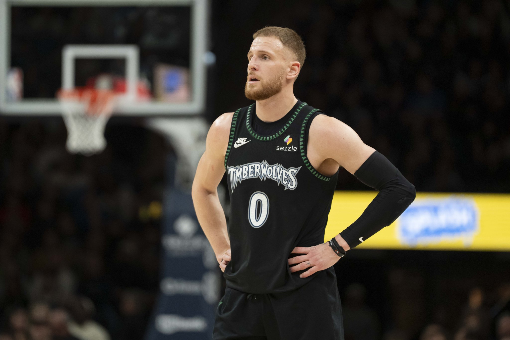 还有希望？美记：迪文岑佐遭遇右脚跟腱撕裂 随后删除该消息