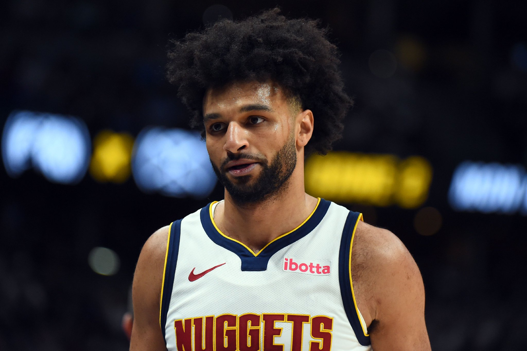 慢热！贾马尔·穆雷首节9分钟4投仅1中 拿到4分2助